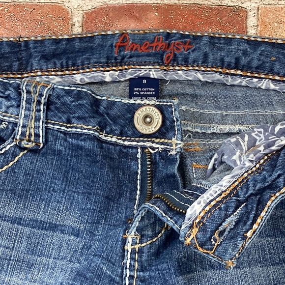 Amethyst cuffed Capri jeans - Picture 8 of 12